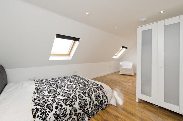  Image of 1 bedroom Flat to rent in Rosedene Avenue London SW16 at Rosedene Avenue  London, SW16 2LS