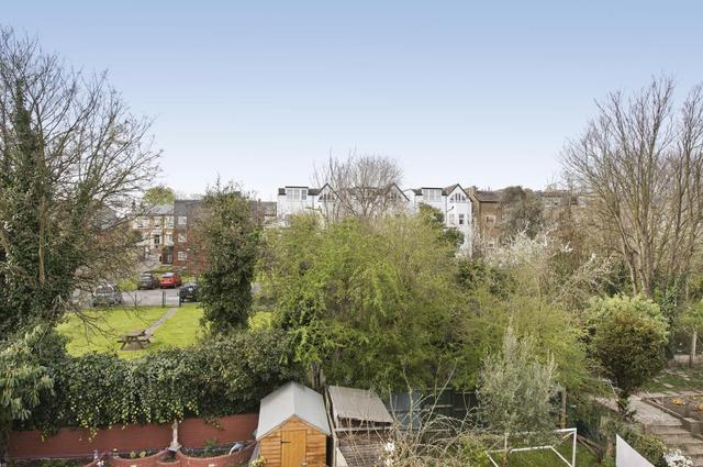  Image of 1 bedroom Flat to rent in Rosedene Avenue London SW16 at Rosedene Avenue  London, SW16 2LS