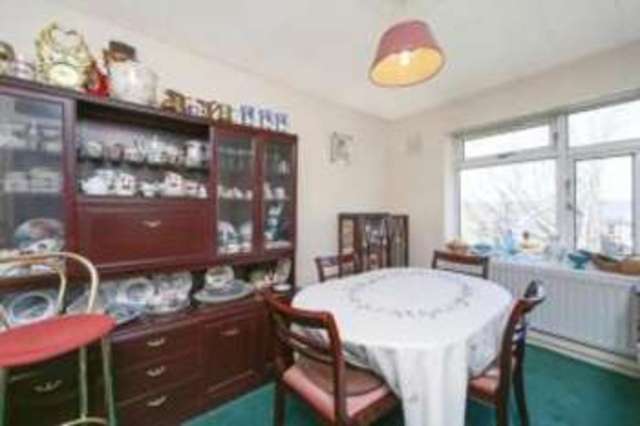 Image of 3 bedroom Flat for sale in Clapham Road Estate London SW4 at Clapham Road Estate London Clapham North, SW4 6LX