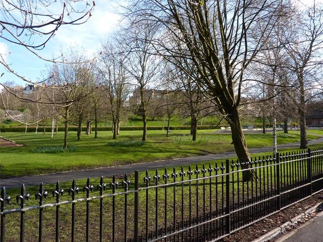  Image of 2 bedroom Flat to rent in Royal Terrace Glasgow G3 at Park Glasgow Glasgow, G3 7NT