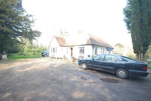  Image of Detached house for sale in Salmons Lane Whyteleafe CR3 at Whyteleafe  Surrey, CR3 0AN