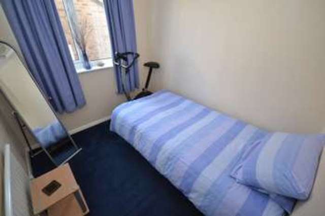  Image of 4 bedroom Semi-Detached house for sale in Sandal Cliff Sandal Wakefield WF2 at Sandal Wakefield West Yorkshire, WF2 6AU