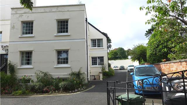  Image of 1 bedroom Apartment to rent in Plantation Terrace Dawlish EX7 at Sefton Court Plantation Terrace Dawlish, EX7 9DR