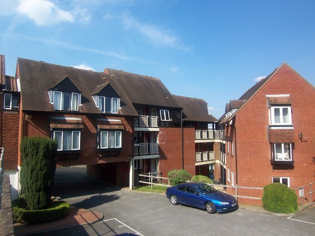  Image of 1 bedroom Flat to rent in Sherborne Court The Mount Guildford GU2 at The Mount  Guildford, GU2 4HR