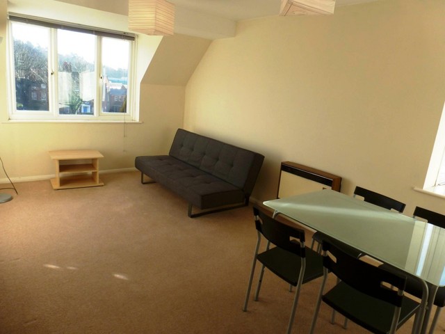 Image of 1 bedroom Flat to rent in Sherborne Court The Mount Guildford GU2 at The Mount  Guildford, GU2 4HR