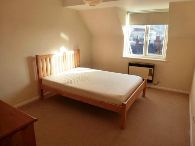  Image of 1 bedroom Flat to rent in Sherborne Court The Mount Guildford GU2 at The Mount  Guildford, GU2 4HR