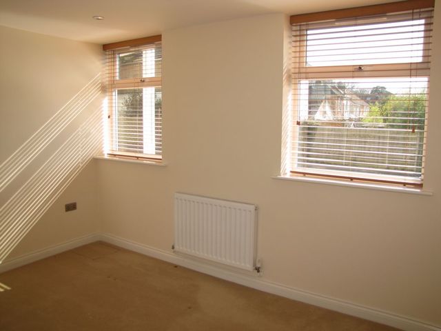  Image of 1 bedroom Apartment to rent in Silvester Road Cowplain Waterlooville PO8 at Silvester Rd  Waterlooville, PO8 8TD