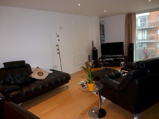  Image of 2 bedroom Apartment to rent in Channel Way Ocean Village Southampton SO14 at 33 Channel Way Southampton, SO14 3JF
