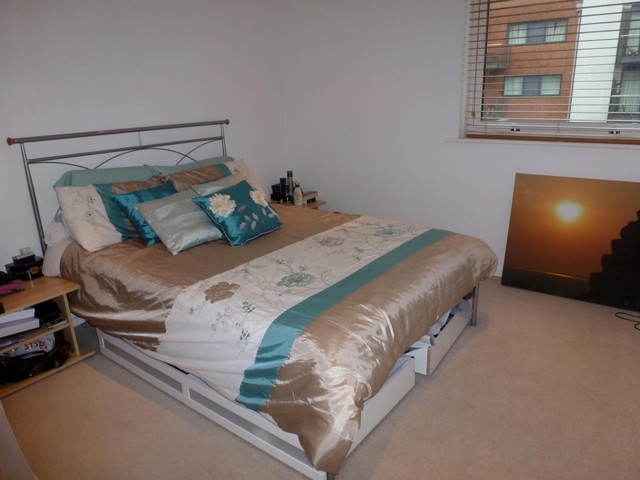  Image of 2 bedroom Apartment to rent in Channel Way Ocean Village Southampton SO14 at 33 Channel Way Southampton, SO14 3JF
