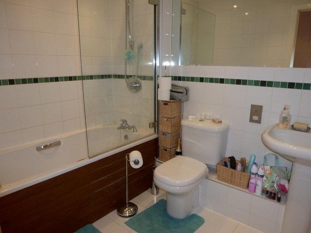  Image of 2 bedroom Apartment to rent in Channel Way Ocean Village Southampton SO14 at 33 Channel Way Southampton, SO14 3JF