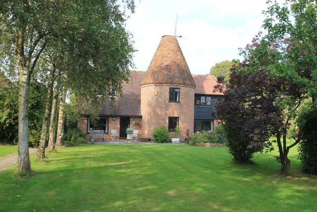  Image of 3 bedroom Detached house for sale in Sissinghurst Road Sissinghurst Cranbrook TN17 at Sissinghurst, TN17 2JA