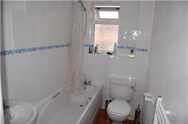  Image of 1 bedroom Terraced house to rent in Somergate Road Cheltenham GL51 at Gloucestershire, GL51 0QE