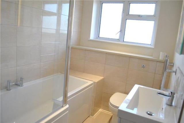  Image of 2 bedroom Flat to rent in Southfield Road Tunbridge Wells TN4 at Southfield Road  Kent, TN4 9UN