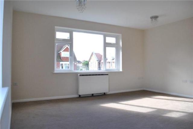  Image of 2 bedroom Flat to rent in Southfield Road Tunbridge Wells TN4 at Southfield Road  Kent, TN4 9UN