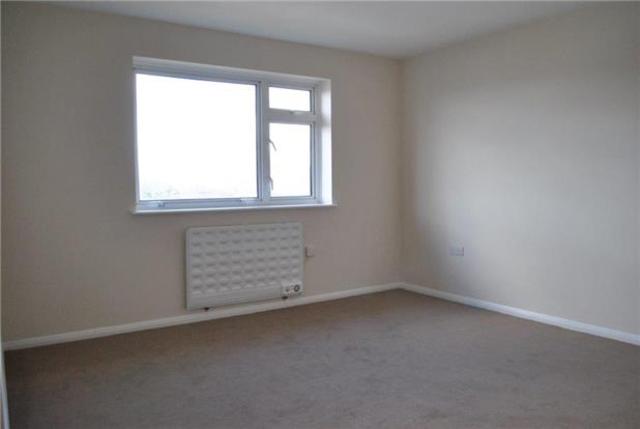  Image of 2 bedroom Flat to rent in Southfield Road Tunbridge Wells TN4 at Southfield Road  Kent, TN4 9UN
