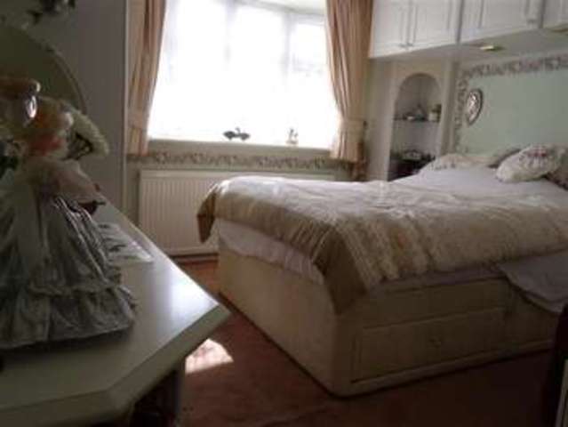  Image of 2 bedroom Bungalow for sale in Southend Road Wickford SS11 at Wickford Essex Wickford, SS11 8PR