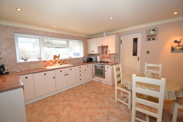  Image of 3 bedroom Detached house for sale in Priory Gardens Spetisbury Blandford Forum DT11 at Spetisbury  Blandford Forum, DT11 9DS