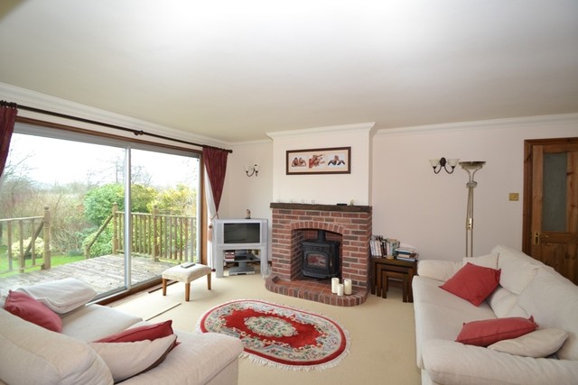  Image of 3 bedroom Detached house for sale in Priory Gardens Spetisbury Blandford Forum DT11 at Spetisbury  Blandford Forum, DT11 9DS
