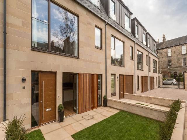  Image of 3 bedroom Town House to rent in St. Bernards Row Edinburgh EH4 at Stockbridge Edinburgh Edinburgh, EH4 1HW