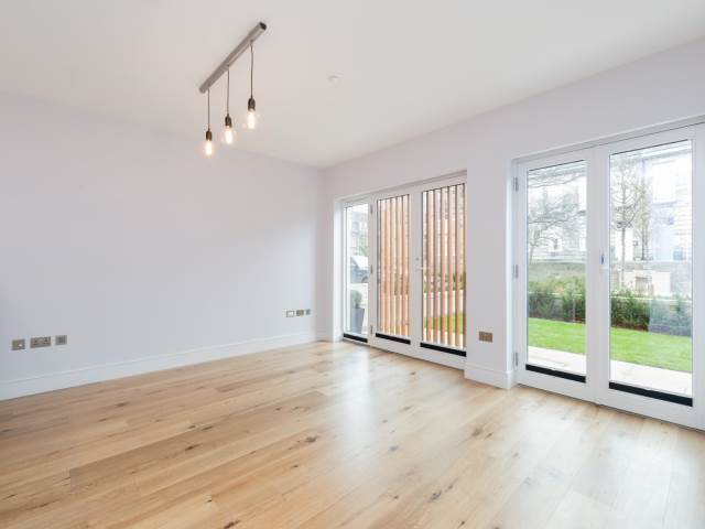  Image of 3 bedroom Town House to rent in St. Bernards Row Edinburgh EH4 at Stockbridge Edinburgh Edinburgh, EH4 1HW