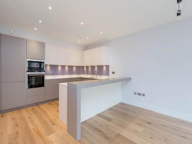  Image of 3 bedroom Town House to rent in St. Bernards Row Edinburgh EH4 at Stockbridge Edinburgh Edinburgh, EH4 1HW