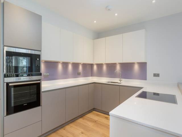  Image of 3 bedroom Town House to rent in St. Bernards Row Edinburgh EH4 at Stockbridge Edinburgh Edinburgh, EH4 1HW