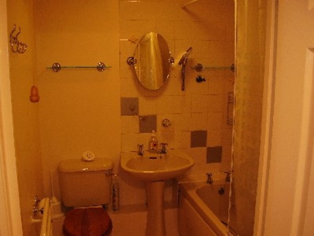  Image of 1 bedroom Flat to rent in Cleveland Road Bournemouth BH1 at 65 Cleveland Road Springbourne Bournemouth, BH1 4QJ