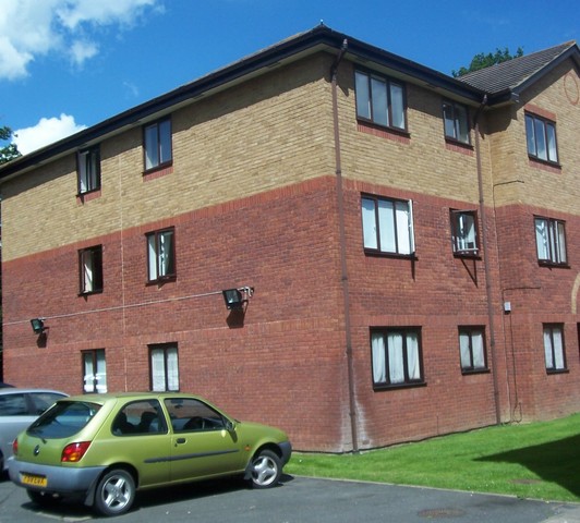  Image of 1 bedroom Flat to rent in St. Georges Court Longmere Road Crawley RH10 at Longmere Road West Green Crawley, RH10 8LP