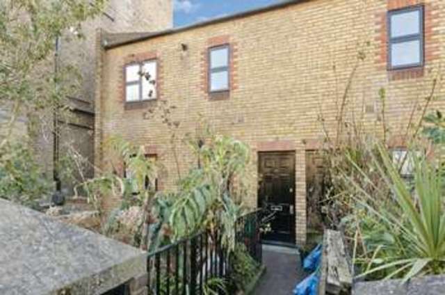  Image of 1 bedroom Property to rent in St. Lukes Road London W11 at St Lukes Road  London, W11 1DH