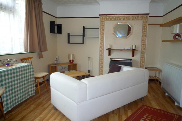  Image of 2 bedroom Maisonette to rent in St. Marys Road Portsmouth PO1 at Portsmouth, PO1 5PL