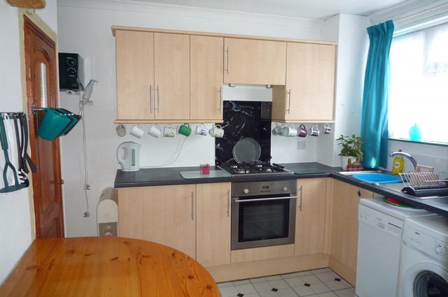  Image of 2 bedroom Maisonette to rent in St. Marys Road Portsmouth PO1 at Portsmouth, PO1 5PL
