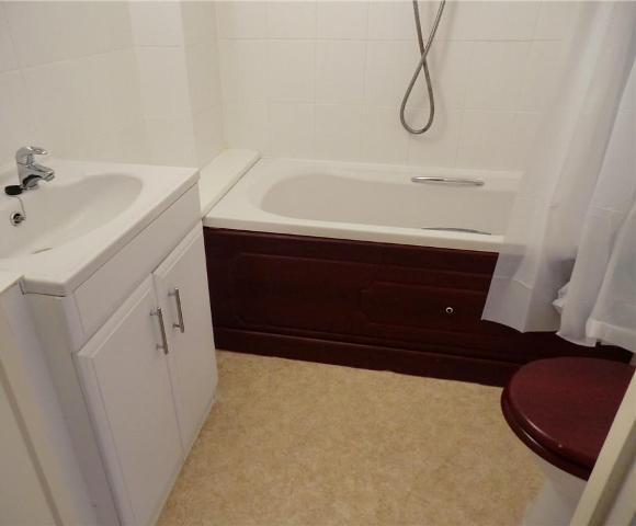  Image of 1 bedroom Apartment to rent in St. Peters Road Bournemouth BH1 at St Peters Court St Peters Road Bournemouth, BH1 2JU