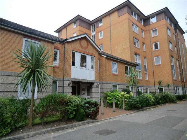  Image of 1 bedroom Apartment to rent in St. Peters Road Bournemouth BH1 at St Peters Court St Peters Road Bournemouth, BH1 2JU