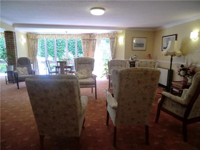  Image of 1 bedroom Apartment to rent in St. Peters Road Bournemouth BH1 at St Peters Court St Peters Road Bournemouth, BH1 2JU