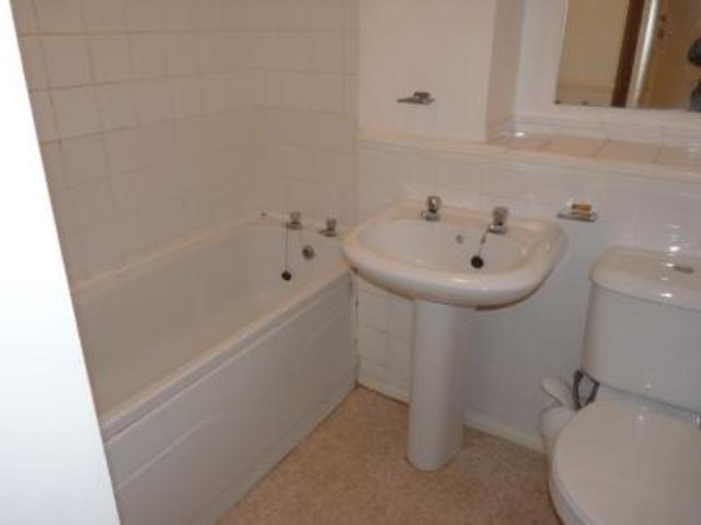  Image of 2 bedroom Apartment to rent in River Meads Stanstead Abbotts Ware SG12 at River Meads  Stanstead Abbotts, SG12 8EE