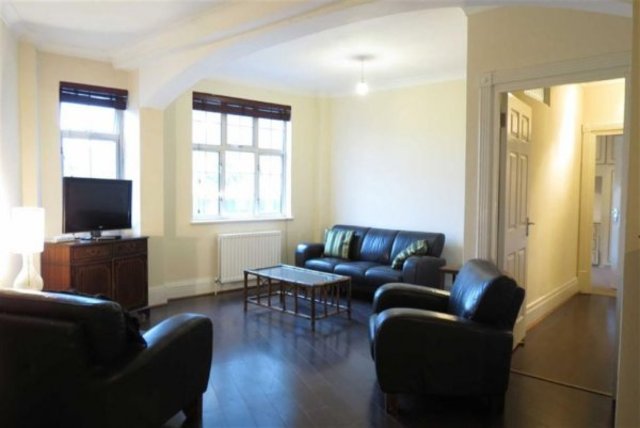  Image of 1 bedroom Flat to rent in Park Road London NW8 at Park Road  London, NW8 7HY