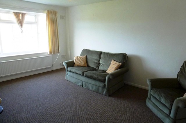  Image of 1 bedroom Flat to rent in Worplesdon Road Guildford GU2 at Worplesdon Road  Guildford, GU2 9SE