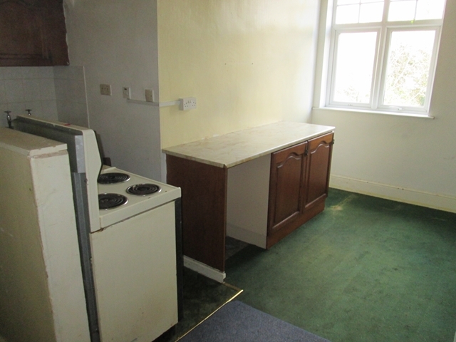  Image of 1 bedroom House Share to rent in Strensham Hill Moseley Birmingham B13 at Strensham Hill  Birmingham, B13 8AG