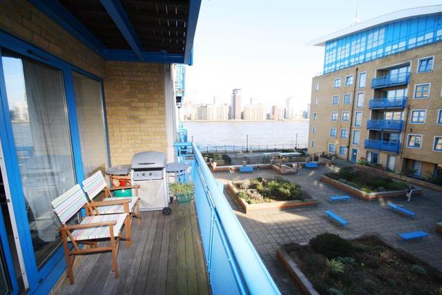  Image of 2 bedroom Flat to rent in Rotherhithe Street London SE16 at London, SE16 5EQ