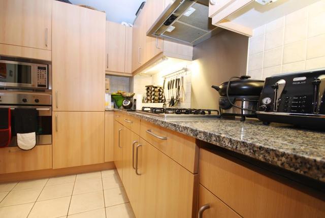  Image of 2 bedroom Flat to rent in Rotherhithe Street London SE16 at London, SE16 5EQ