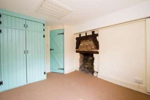  Image of 2 bedroom Terraced house for sale in Sussex Road Petersfield GU31 at Petersfield Hampshire, GU31 4JX
