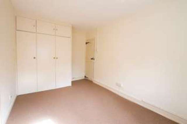  Image of 2 bedroom Terraced house for sale in Sussex Road Petersfield GU31 at Petersfield Hampshire, GU31 4JX