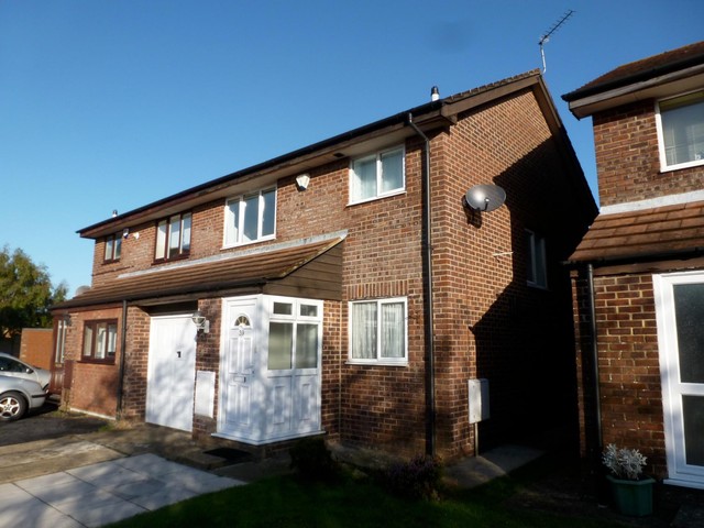  Image of 3 bedroom Detached house to rent in Sway Gardens Bournemouth BH8 at Throop  Bournemouth, BH8 0PG