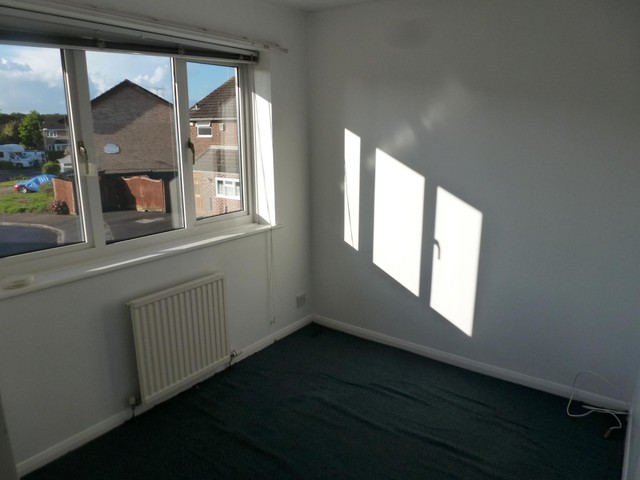  Image of 3 bedroom Detached house to rent in Sway Gardens Bournemouth BH8 at Throop  Bournemouth, BH8 0PG