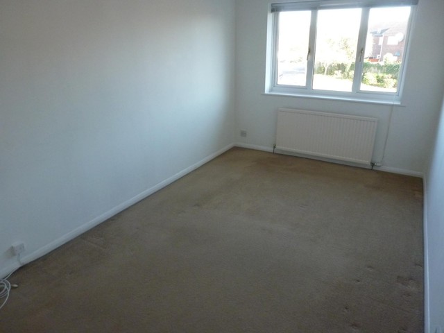 Image of 3 bedroom Detached house to rent in Sway Gardens Bournemouth BH8 at Throop  Bournemouth, BH8 0PG