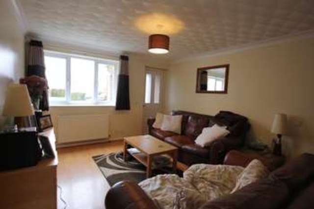  Image of Property to rent in Sycamore Close Lyneham Chippenham SN15 at Sycamore Close Lyneham Chippenham, SN15 4TG