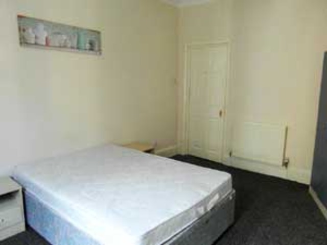  Image of 2 bedroom Flat to rent in Tay Street Edinburgh EH11 at Fountainbridge Edinburgh Edinburgh, EH11 1DZ