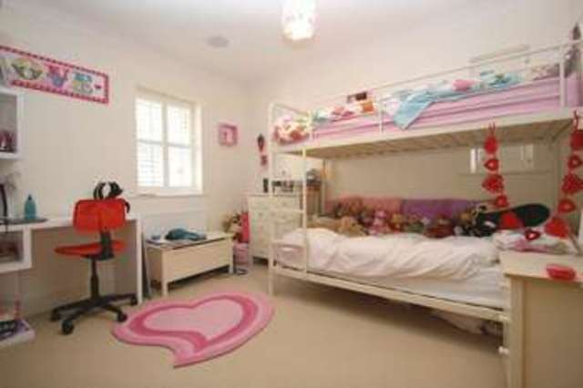  Image of 4 bedroom Detached house for sale in Old Union Way Thame OX9 at Old Union Way  Thame, OX9 2DF