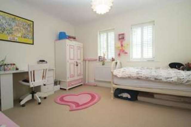  Image of 4 bedroom Detached house for sale in Old Union Way Thame OX9 at Old Union Way  Thame, OX9 2DF