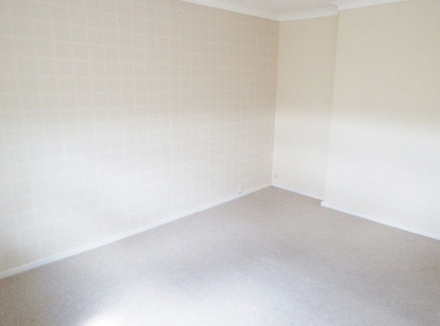  Image of 2 bedroom Flat to rent in The Avenue Whitburn Bathgate EH47 at Whitburn West Lothian West Lothian, EH47 0BS